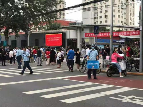 科技賦能城市管理 1100余個路側車位助力中考停車，智慧軟件精準服務
